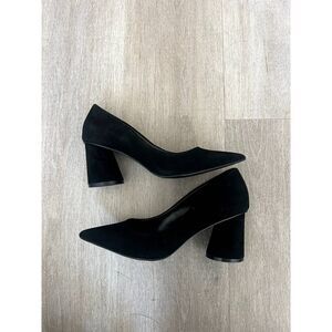 BRAND NEW Black Suede Steve Madden Lite Pointed Toe Cylinder Heel (NWT)